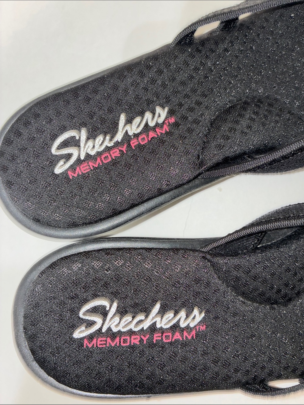 Skechers 8 Women's Slide Sandal Black Crisscross Straps & separated large toes - Picture 9 of 15